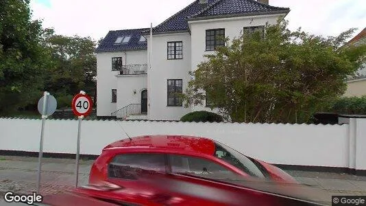 Lejligheder til leje i Charlottenlund - Foto fra Google Street View