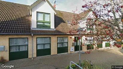 Lejligheder til salg i Lille Skensved - Foto fra Google Street View Lejligheder til salg i Lille Skensved - Foto fra Google Street View