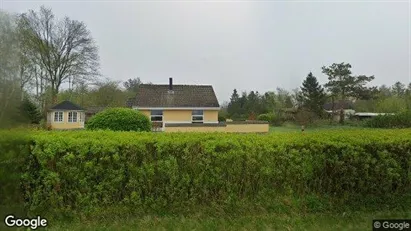 Lejligheder til salg i Ørsted - Foto fra Google Street View Lejligheder til salg i Ørsted - Foto fra Google Street View