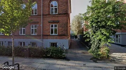 Lejligheder til salg i Frederiksberg - Foto fra Google Street View Lejligheder til salg i Frederiksberg - Foto fra Google Street View