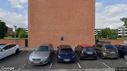 Lejligheder til salg i Humlebæk - Foto fra Google Street View Lejligheder til salg i Humlebæk - Foto fra Google Street View
