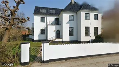Lejligheder til salg i Charlottenlund - Foto fra Google Street View