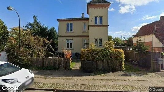 Lejligheder til salg i Charlottenlund - Foto fra Google Street View