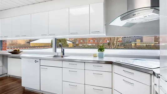Huse i Charlottenlund - billede 5
